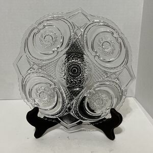 Vtg US Glass Buzz Saw in Parenthesis Victoria Daisy & Scroll Clear Plate 10.5”
